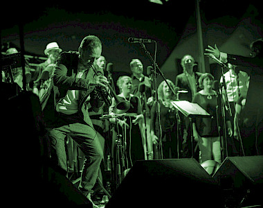 Joo Kraus und Freiburger Jazzchor